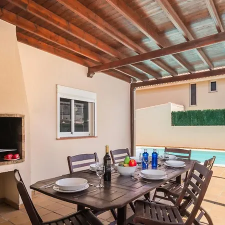 ヴィラ Michelle By コラレホ